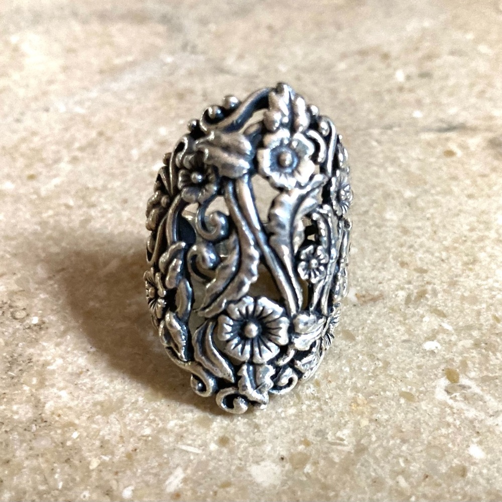 Silver floral design ring